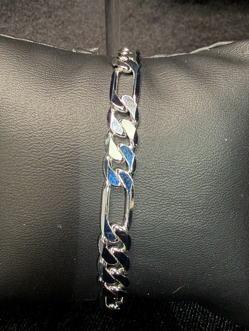 Figaro Link 8in 7MM 925 Premium Finish Bracelet Brand New Stand Out Piece